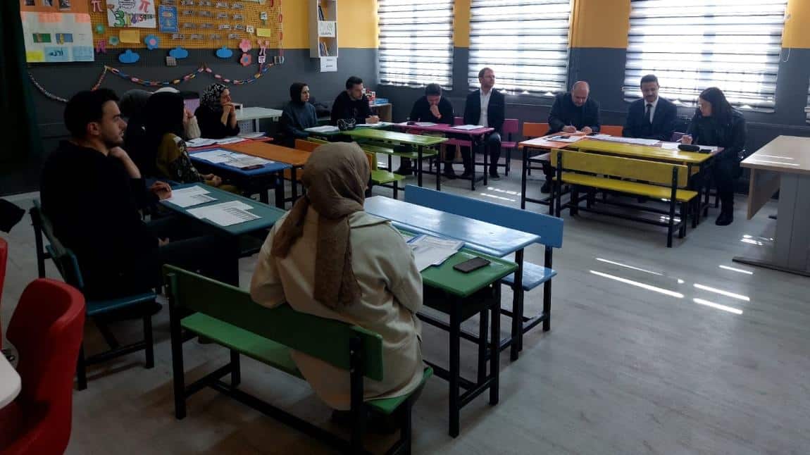 İlçe Milli Eğitim Müdürümüz Sayın Ahmet Demir'in Katılımlarıyla LGS Değerlendirme Toplantısı Gerçekleştirdik